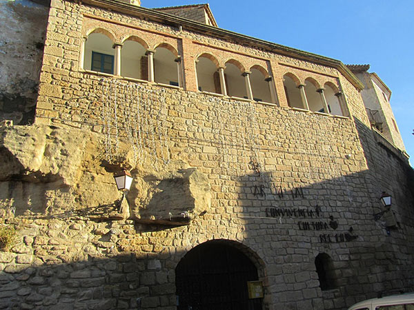 Restos de muralla de Mazaleón