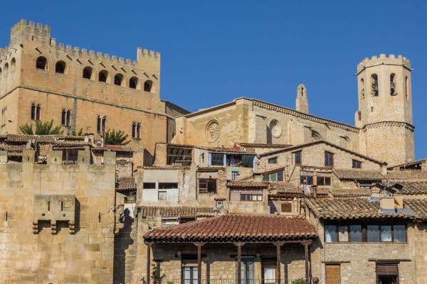 Vista del castillo de Valderrobres.