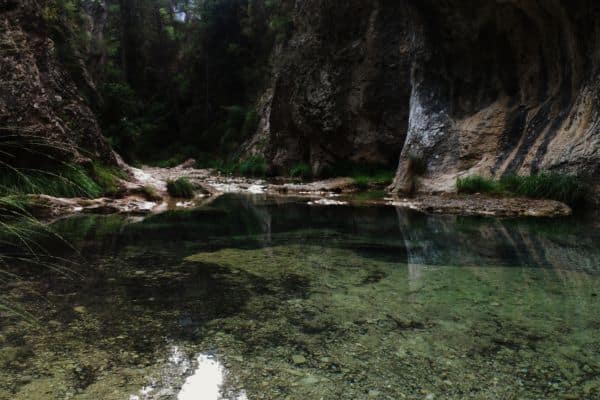 Agua cristalina en El Salt. Naturaleza en Matarraña.